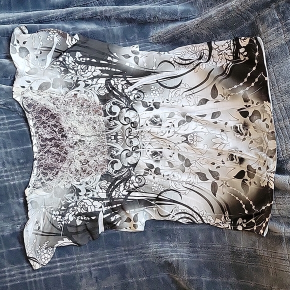 APT 9 Embroidered Top - Picture 3 of 3